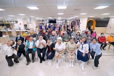 東南科大攜手文山健康服務中心、文山老服日照中心推動青銀共學《樂齡故事劇場》讓長者人生故事重新發光